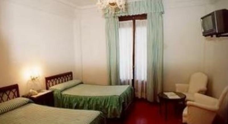 Hostal Amberes Madrid Luaran gambar